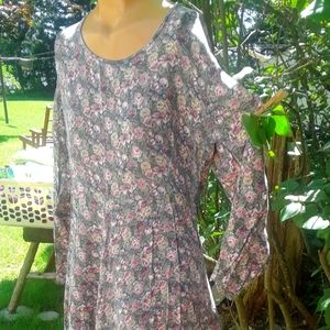 VINTAGE Floral calico print dress